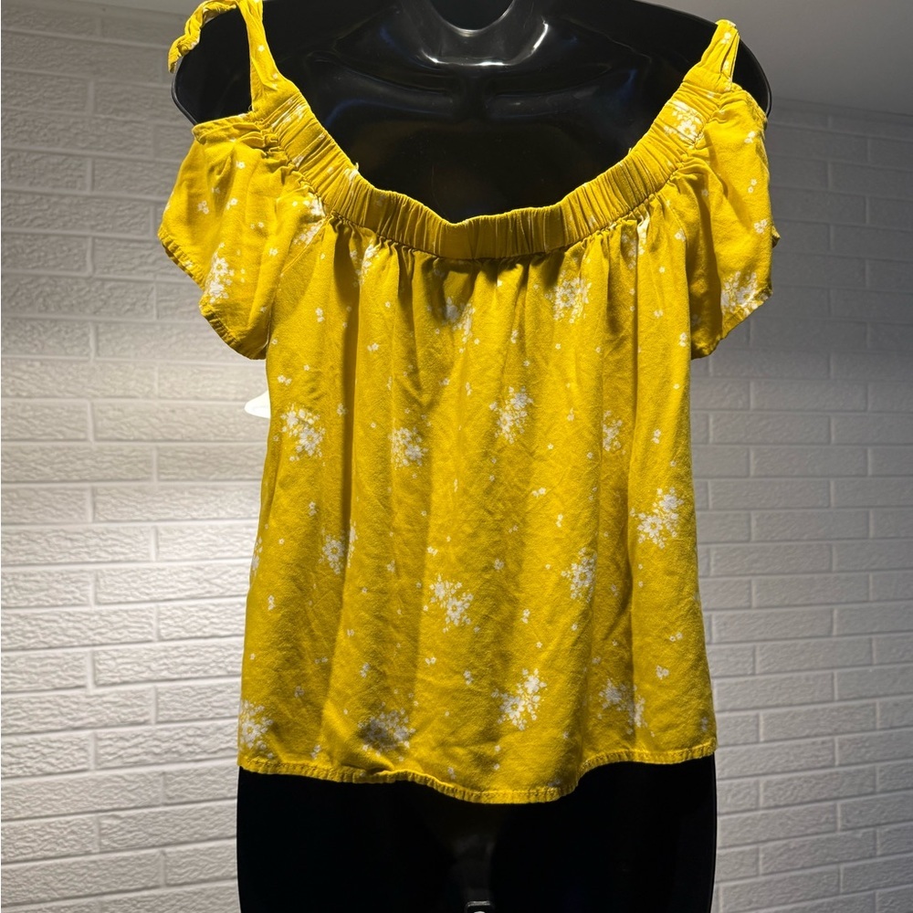 One Clothing Yellow Puff Sleeve Smocked‎ Blouse - Picture 2 of 3
